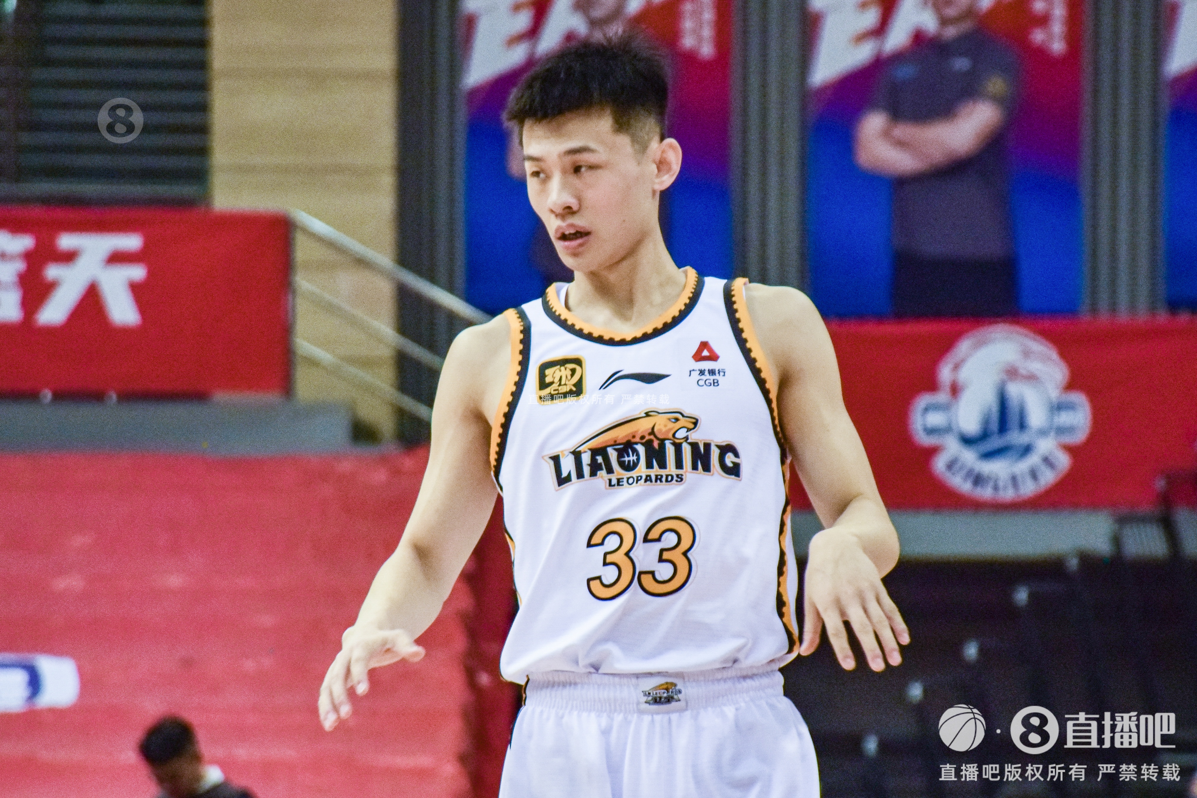 盡力了！王嵐嵚末節(jié)2記三分 全場18分鐘4中3拿到10分