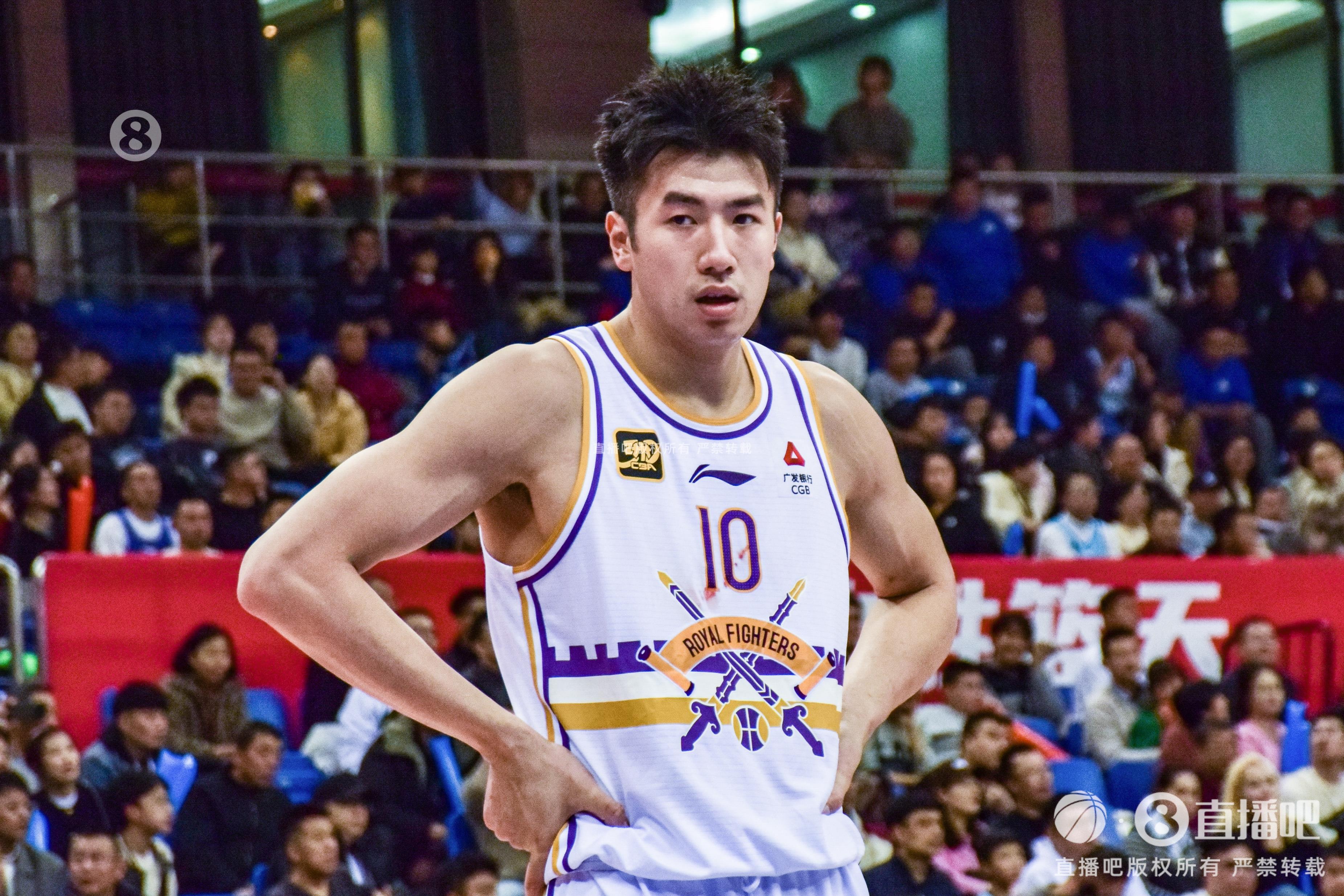 高效表現(xiàn)難救主！鄒雨宸11中8拿下21分7籃板